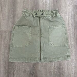Denim Skirt // olive green // front pockets + zipper